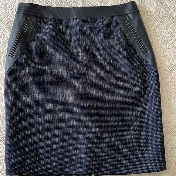 Ann Taylor pencil skirt - Picture 12 of 17